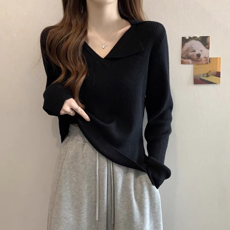 Striped Knitted Base Layer Figure-flattering V-neck Top